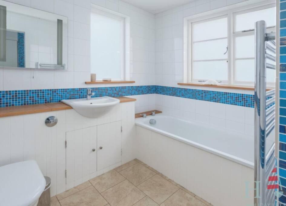 The Old Boat House, Seaview - Seafront Three Bedroom Cottage With Separate Two Bedroom Annexe Zewnętrze zdjęcie
